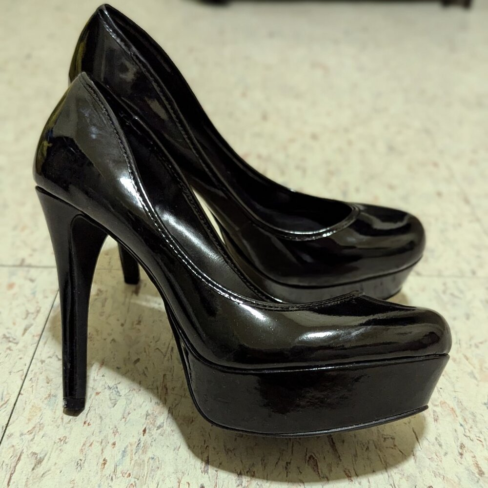 Black Platform Pumps